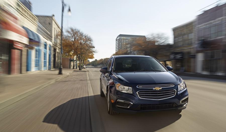  Chevrolet Cruze 2015 года  (US) (фото 4 из 10)